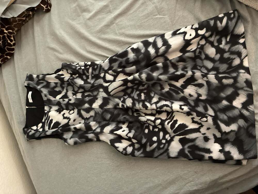 Calvin Klein Sleeveless Black and White Abstract Print Sheath Dress